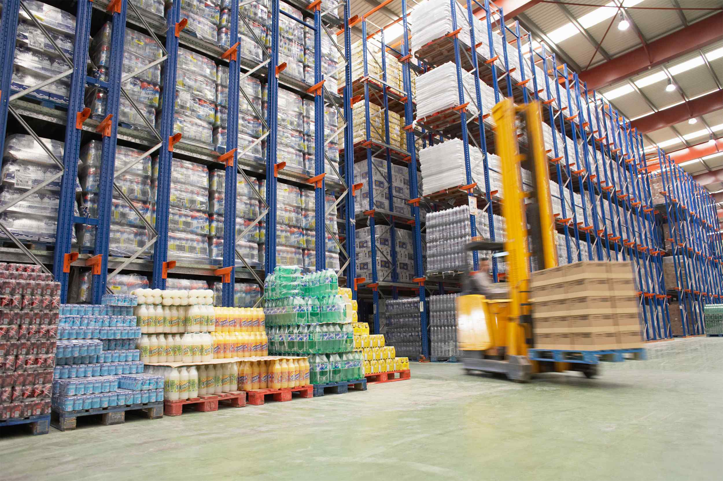 https://miamilimousines.com.br/wp-content/uploads/2015/09/Warehouse-and-lifter1.jpg